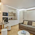 Sublime Apartment In The Heart Of Paris 4 People Fbmar1 By Studioprestige